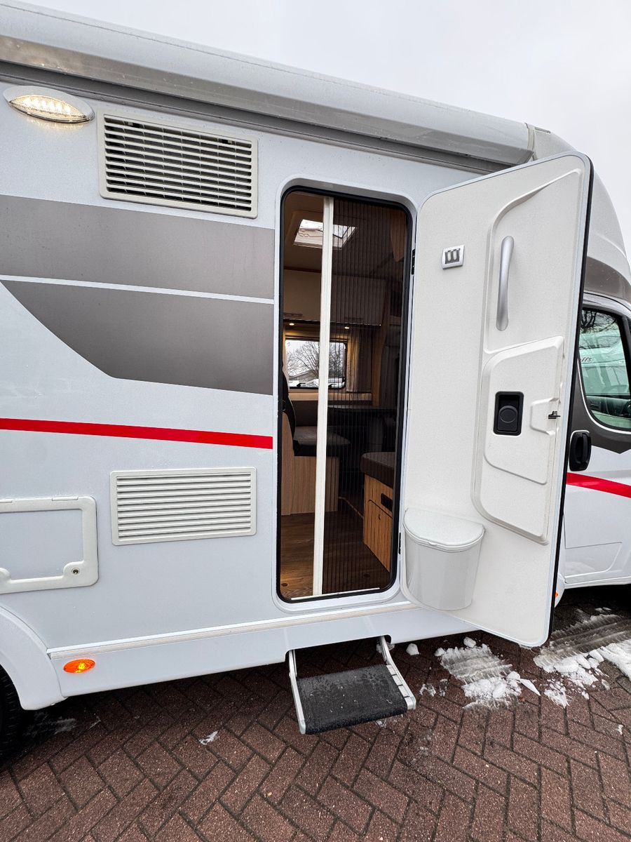 Fahrzeugabbildung Sunlight T69 L PANORAMA DACHKLIMA SAT NAVI QUEENSBETT WC+