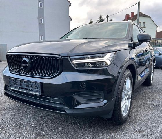 Volvo XC 40 MOMENTUM T4 AUT + KAMERA + PANO + SHZ