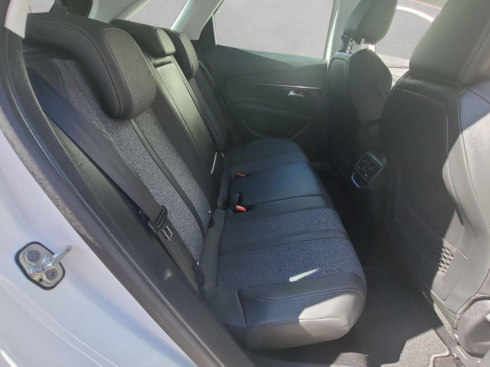 Peugeot 3008 BlueHDI Allure Automatik AHK LED NAVI