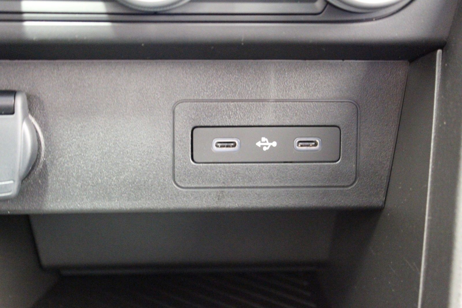 Fahrzeugabbildung Dacia Sandero TCe 100 Expression*Winterpaket* *MJ 2026