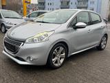 Peugeot 208 Allure*Navi*PDC*KLIMA*AUTOMATIK*Tüv 12.2027* - Peugeot 208 in Mainz