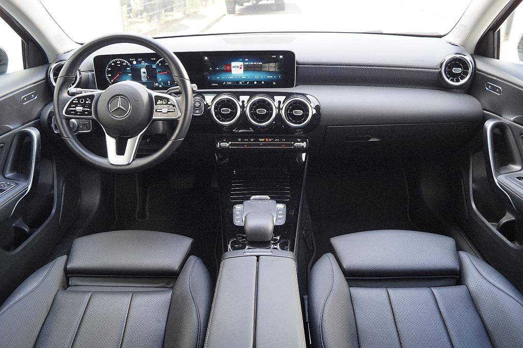 Mercedes-Benz A 220