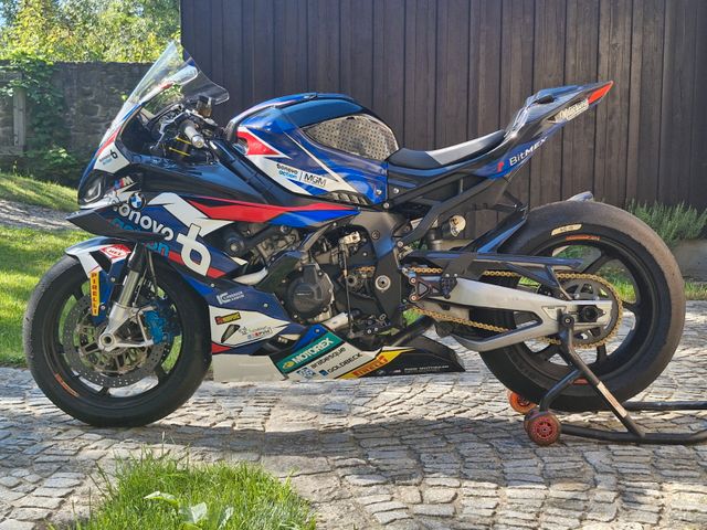 BMW M1000RR