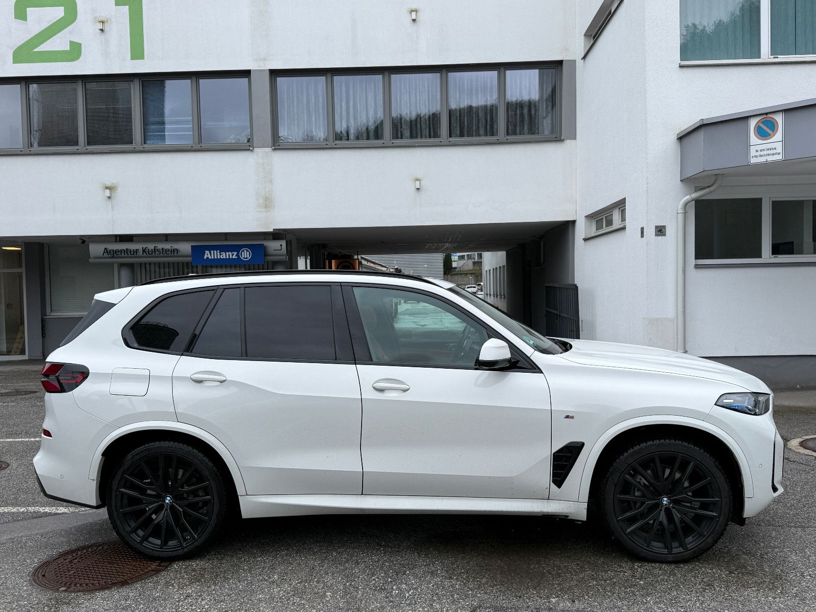 BMW X5 xDrive30d M Sport/Panoramadach/ICONIC imagem 2