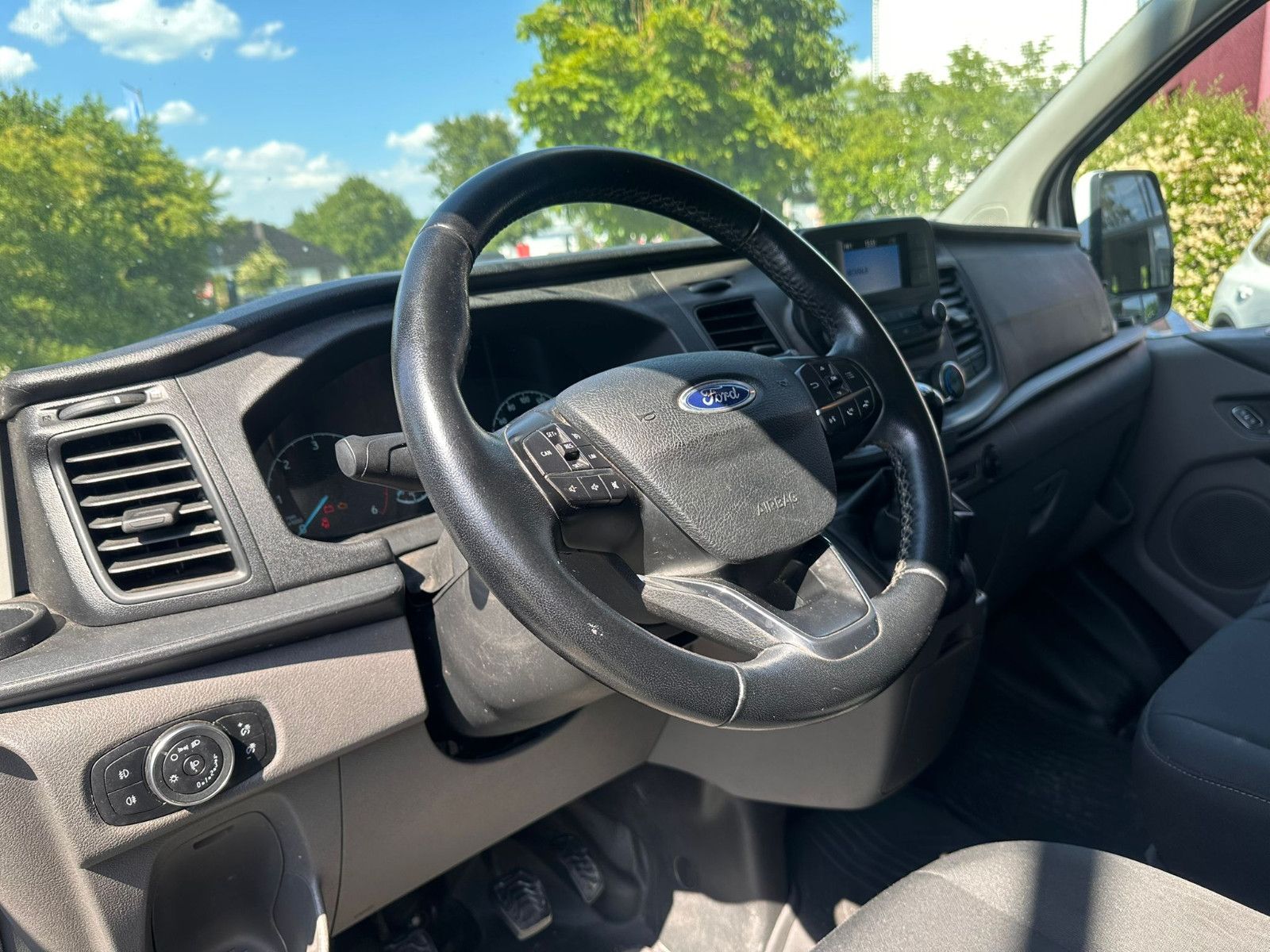 Fahrzeugabbildung Ford Ford Transit Custom 320 L2H2 Trend*TEMPO*SH*AHK*