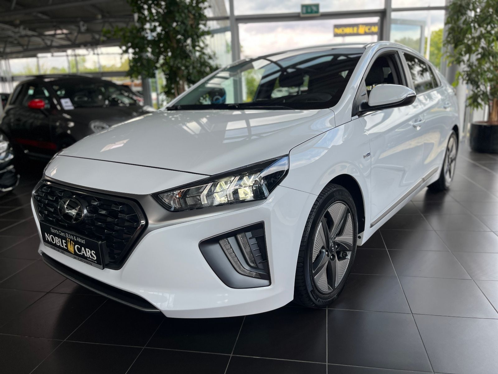 Fahrzeugabbildung Hyundai IONIQ Style Hybrid AHK LED NAV SHZ ALU