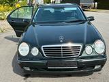 Mercedes-Benz E 200 KOMPRESSOR AVANTGARDE Avantgarde - Mercedes-Benz E 200: Grün