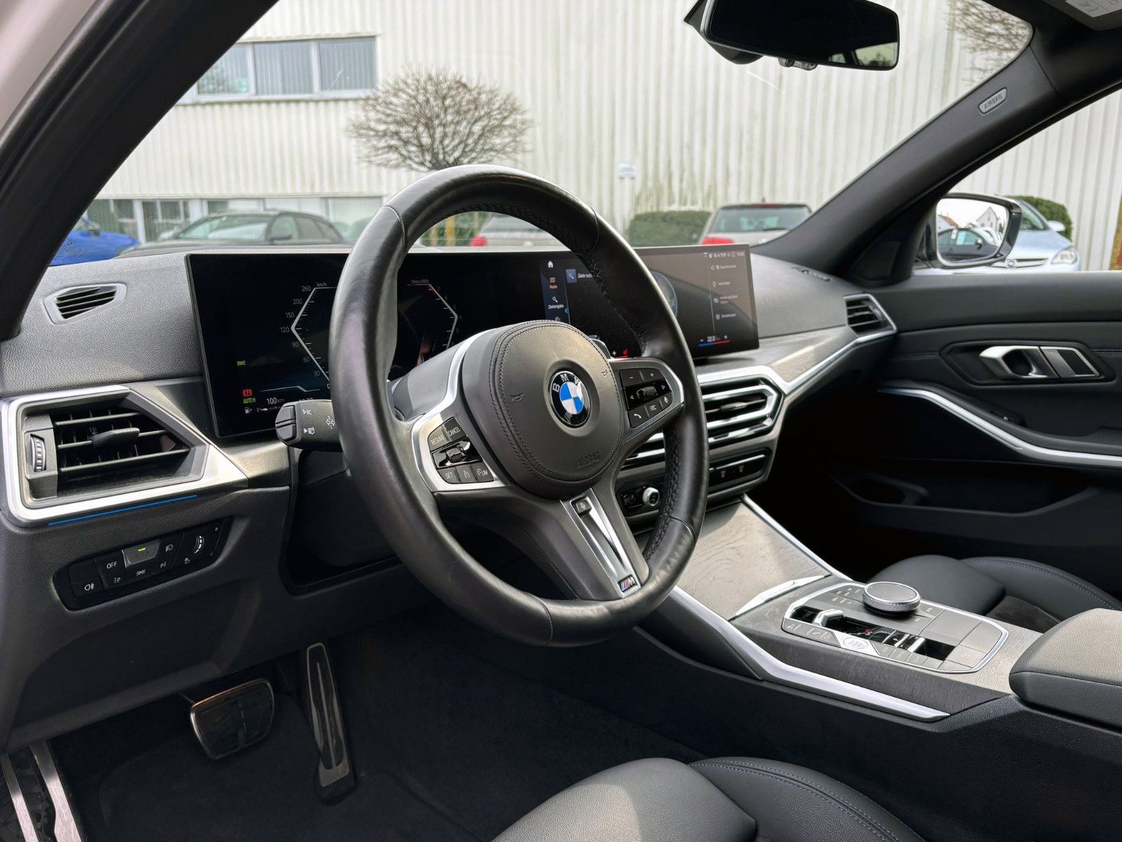 Fahrzeugabbildung BMW 318i Touring M-Sport Steptr. KAM AHK LED SHZ HUD