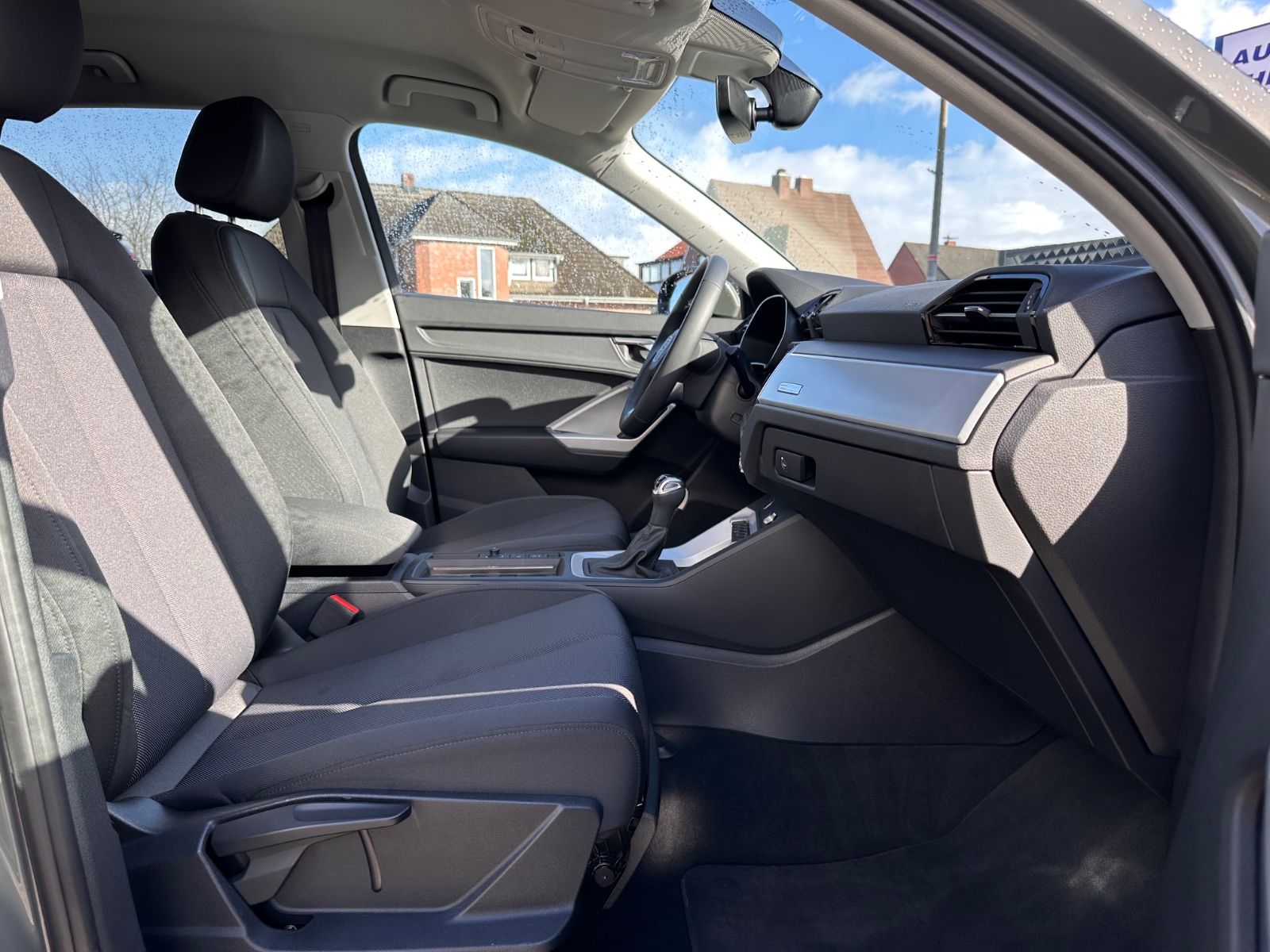 Fahrzeugabbildung Audi Q3 35 TFSI S line S Tronic Navi/ACC/SHZG/LED/PDC