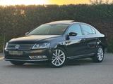 Volkswagen Passat Lim. 1.6 TDI Highline BlueMotion *XENON* - Volkswagen Passat aus 2012