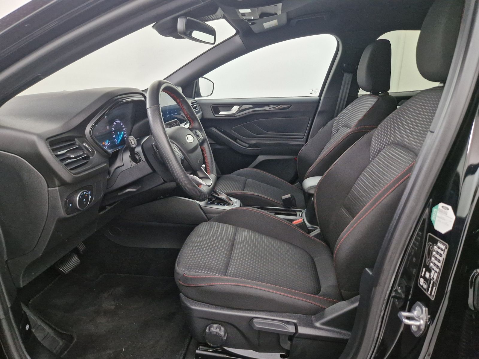 FORD Focus 1.0 EcoBoost MHEV ST-Line ST-Line – Bild 8