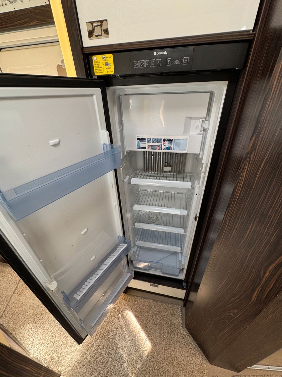 Fahrzeugabbildung Bürstner Elegance I 728G-Hydraulische Stützen-Luftfeder!