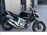 Suzuki SFV 650 Gladius *tiefer gelegt*Top Zustand* - SUZUKI GLADIUS SFV 650