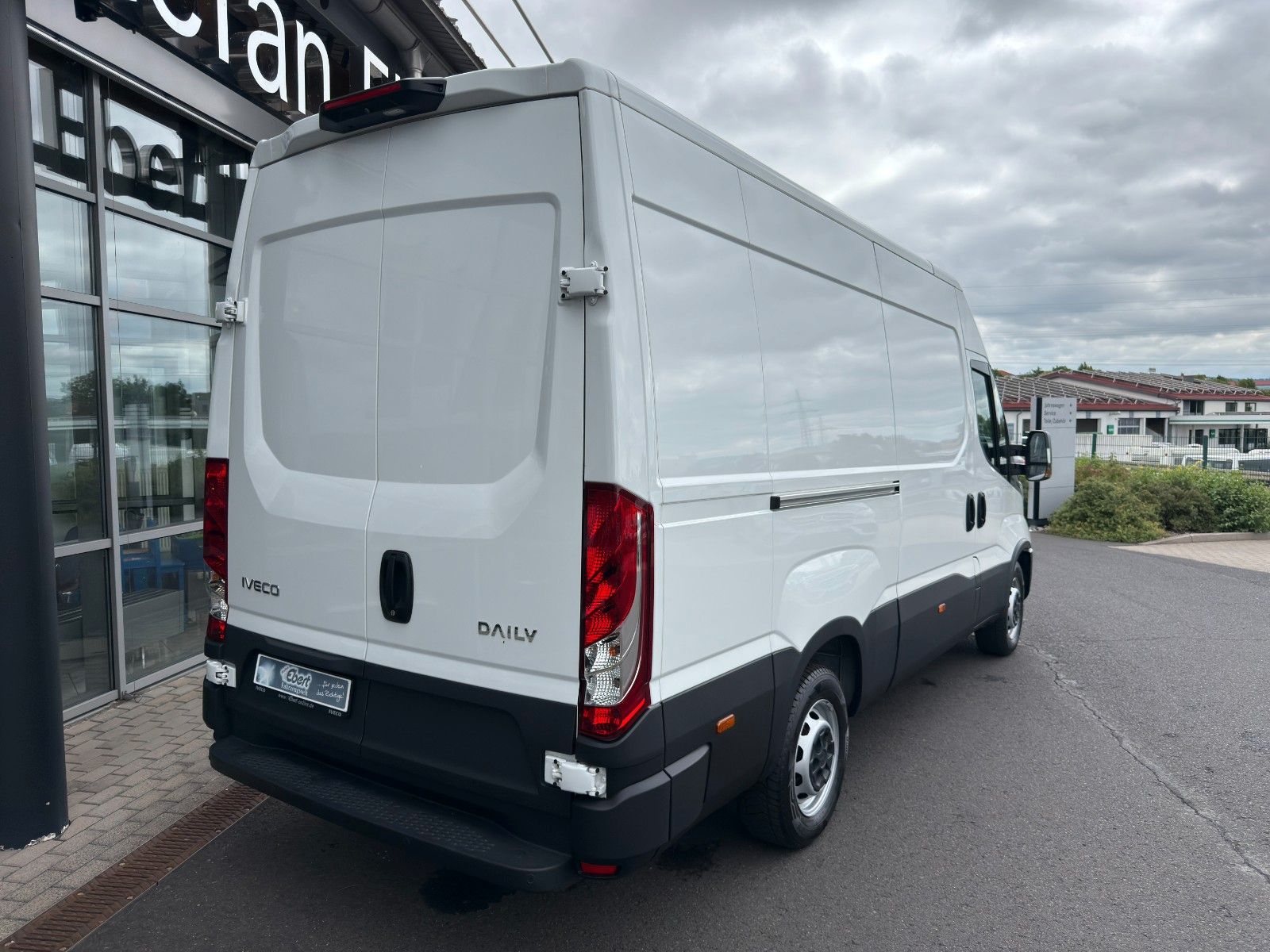 Fahrzeugabbildung Iveco Daily 35S14 V ASC Kastenwagen