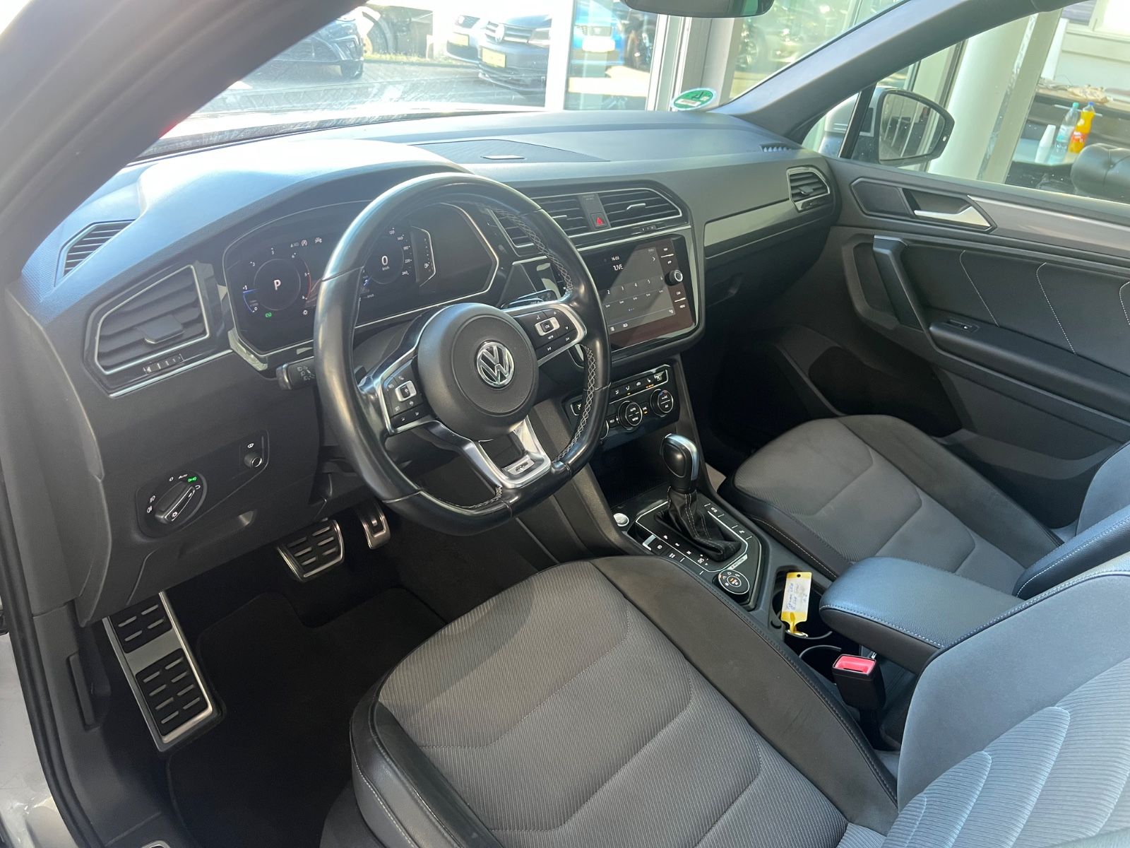 Fahrzeugabbildung Volkswagen Tiguan Highline 2.0TDI DSG 4Motion R-Line