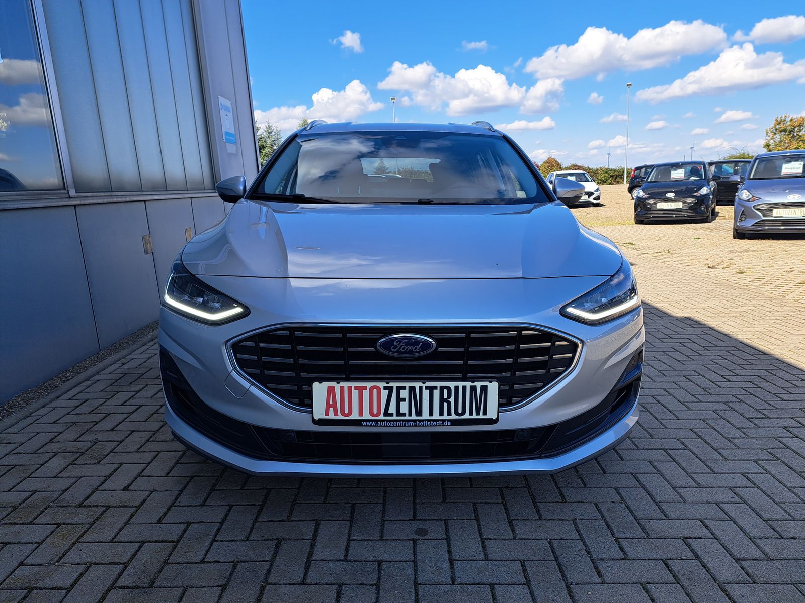 Fahrzeugabbildung Ford Focus Titanium X 1.5 TDCI LED NAVI AUTOMATIK AHK