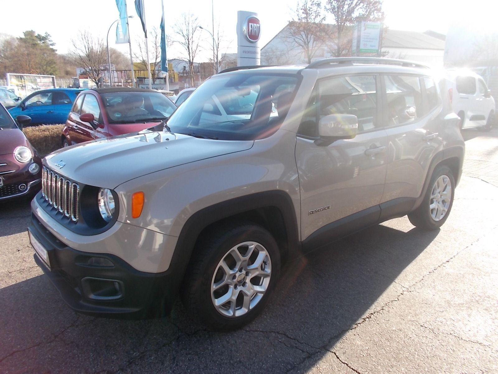 Fahrzeugabbildung Jeep Renegade Longitude 1,4 MultiAir 4x2 NAVI + SHZ