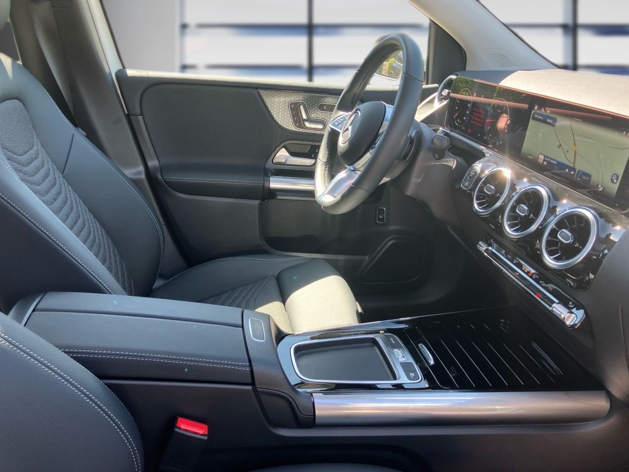 Fahrzeugabbildung Mercedes-Benz B 200 PANO+AHK+360°+MEMORY+