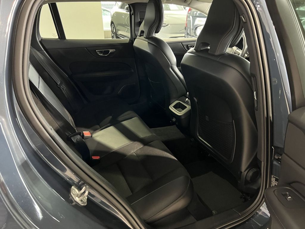 Volvo V60 B3 Momentum Pro BLIS Kamera LED WinterPro