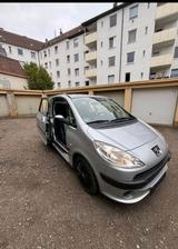 Peugeot 1007 mit Elektrische Schiebetüren - Peugeot 1007: Schiebetüren