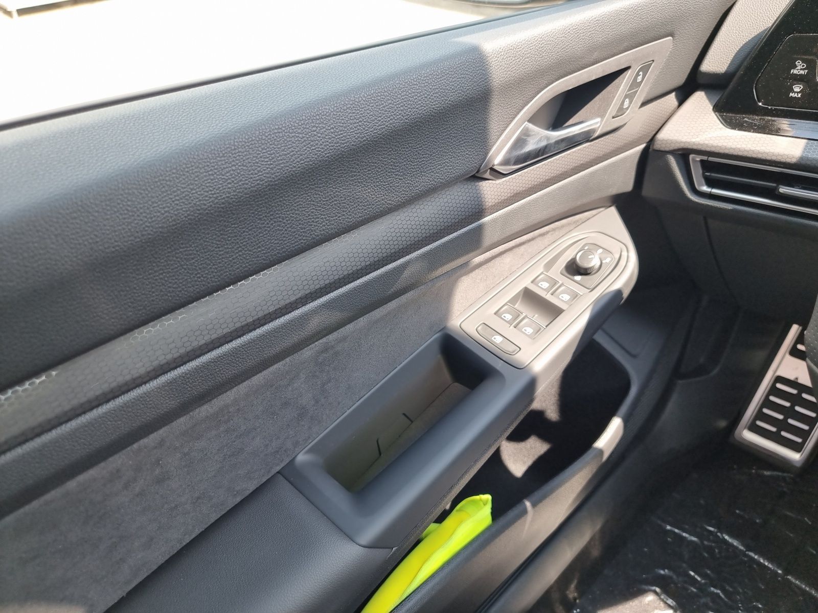 Fahrzeugabbildung Volkswagen Golf VIII GTI Clubsport Akrapovic Matrix Navi Pa