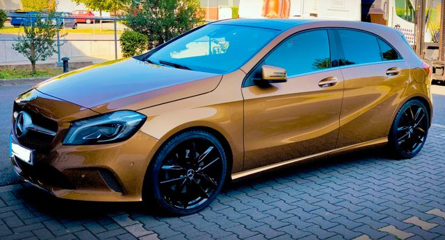 MERCEDES-BENZ Mercedes A250 Facelift Panorama 19 Zoll 8-fach