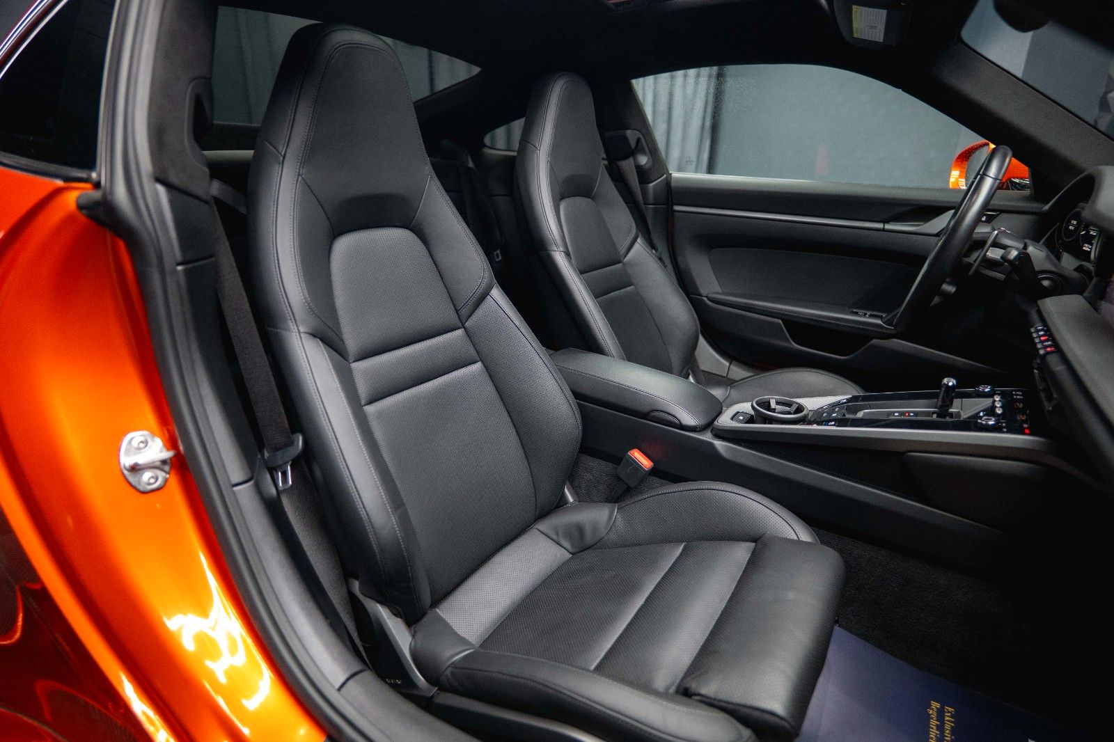 Fahrzeugabbildung Porsche 992 911 Carrera 4 S TECHART AKRAPOVIC 111 Punkte