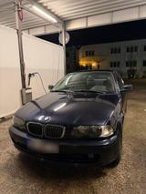 BMW E46 323i Coupé - BMW 323 aus 1999: 323i