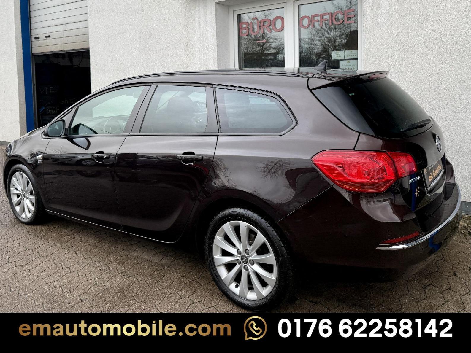 Opel Astra 2012 — photo 7
