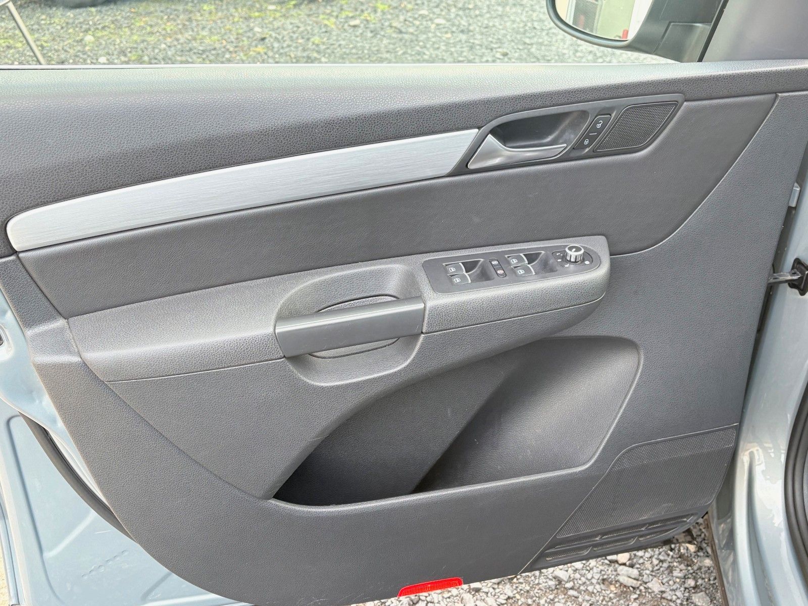 Fahrzeugabbildung Volkswagen Sharan HIGHLINE 7-SITZER Navi Leder Kamera SPORT