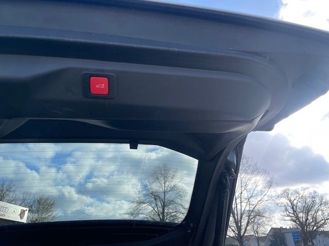 Fahrzeugabbildung Peugeot 3008 GT MHeV AT+Navi+beh. Frontscheibe+Allwetter