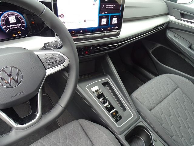 Golf 1.5 eTSI DSG Life / Business Premium