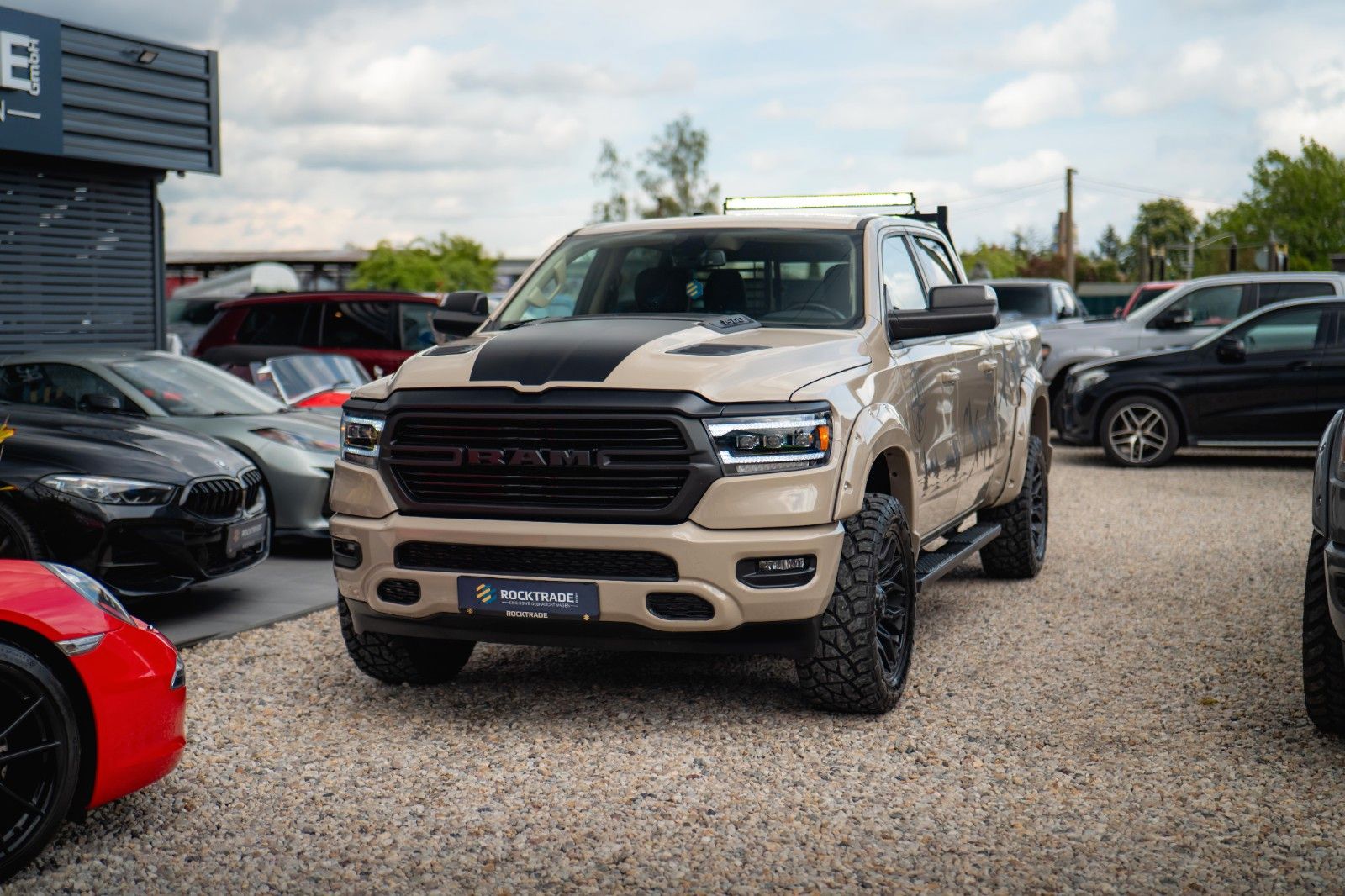 Fahrzeugabbildung Dodge RAM 5.7 V8 HEMI 4x4 ARMY STYLE Offroad LONGBED