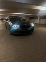 BMW M5 B&W 720ps Full Carbon Parket - BMW M5 in Duisburg