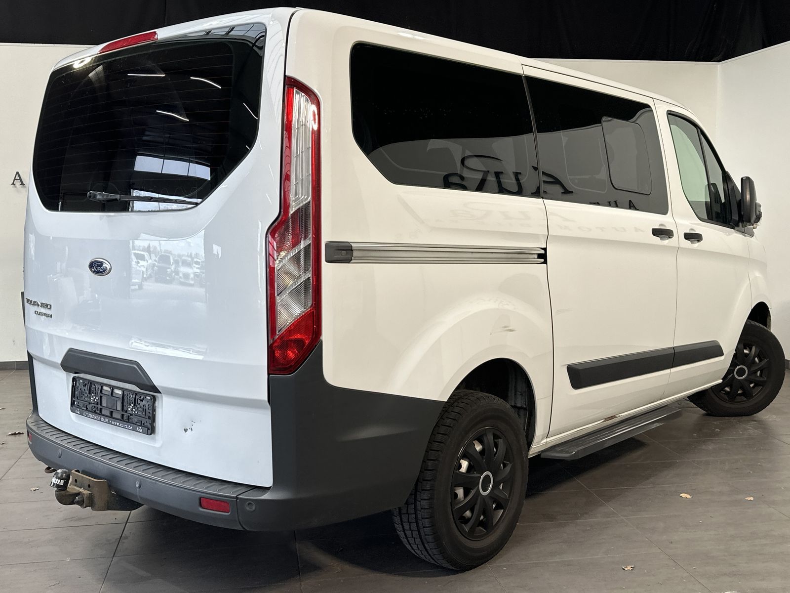 Fahrzeugabbildung Ford Tourneo Custom 300 L1 SHZ+PP+AHK+SH+BLUETOOTH+TE