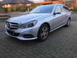 Mercedes-Benz E 220 T Avantgarde  Auto. AHK SD