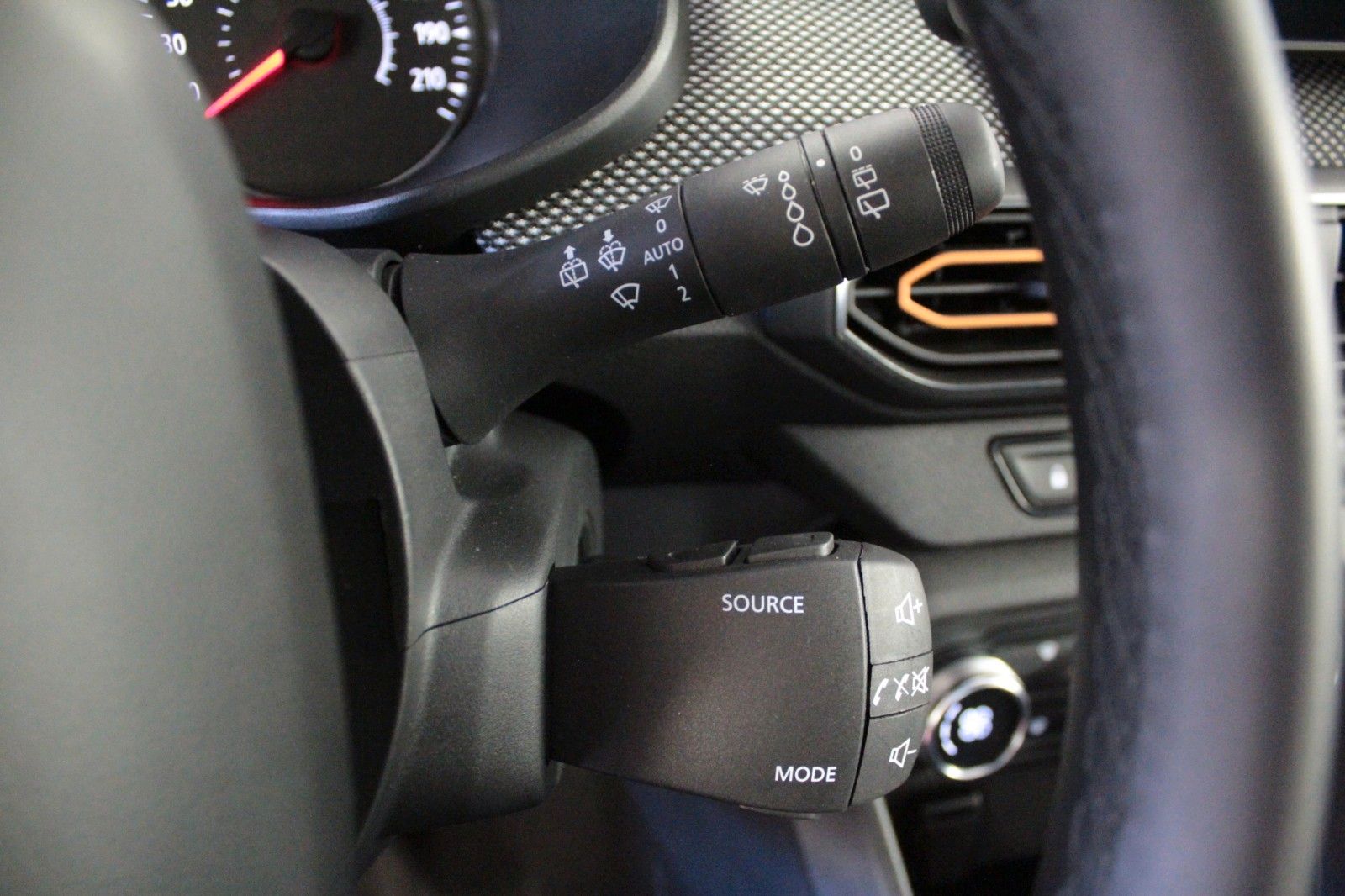 Fahrzeugabbildung Dacia Sandero TCe 100  Eco G   Benzin  + LPG
