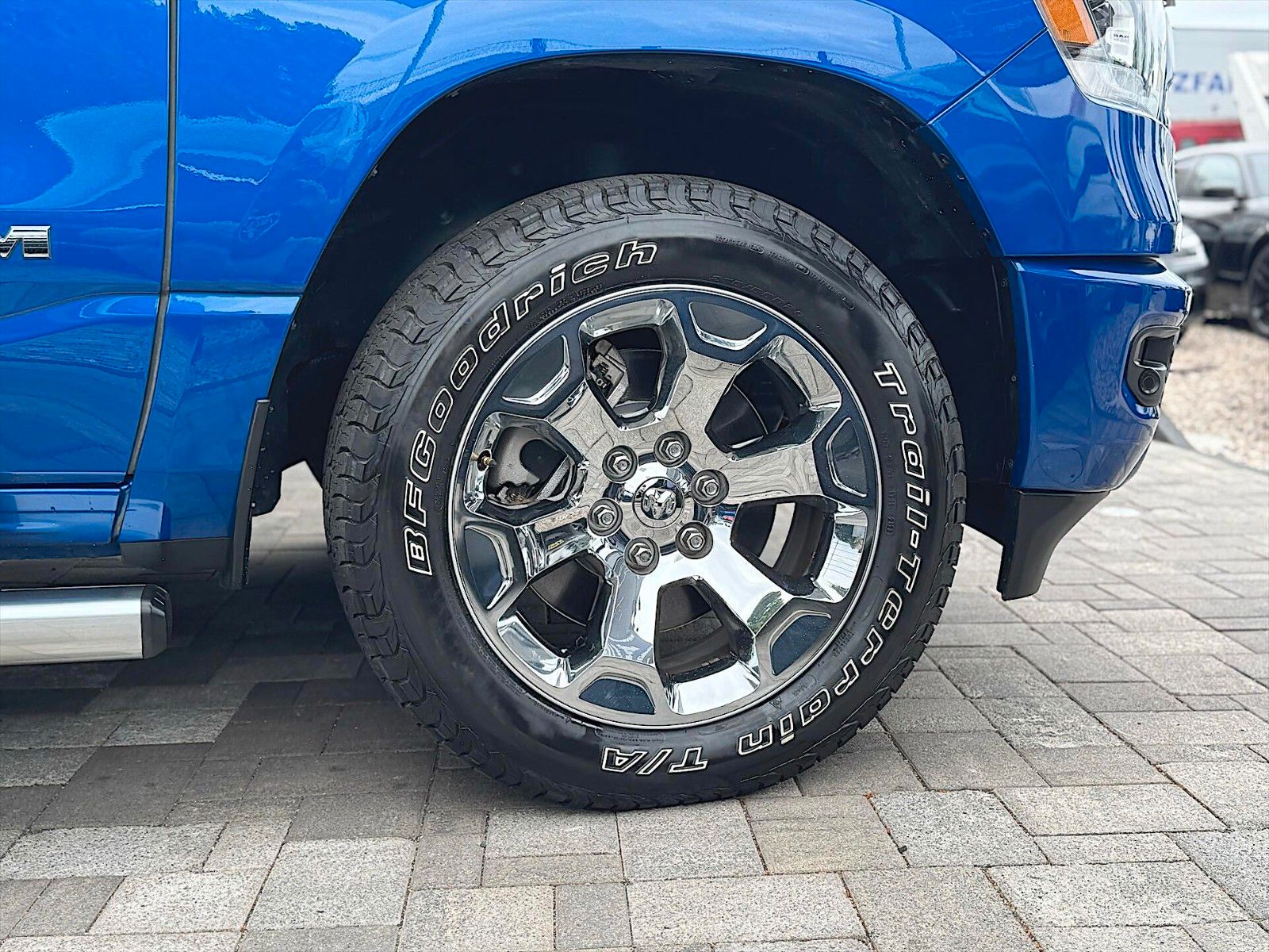Fahrzeugabbildung Dodge RAM 5.7 V8 HEMI CrewCab 4x4 *Pano*LED* 19% MwSt.