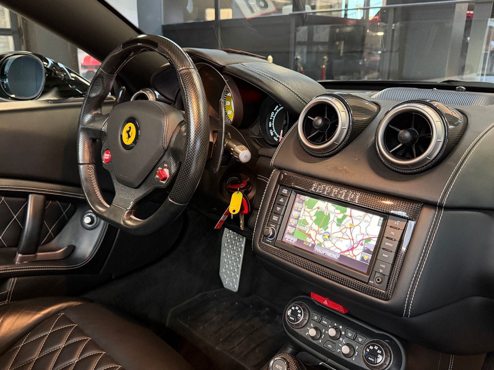 Fahrzeugabbildung Ferrari California 30 V8 /CARBON/KAM/LED-LENKRAD/TOP