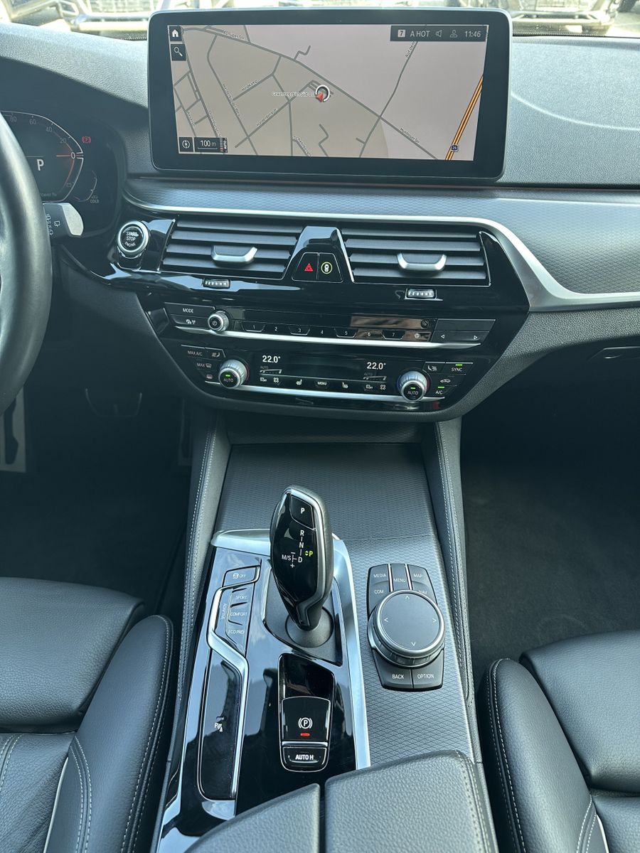 Fahrzeugabbildung BMW 520d Touring xDrive M-Sport NAV+LED+ACC+HIFI+DDC
