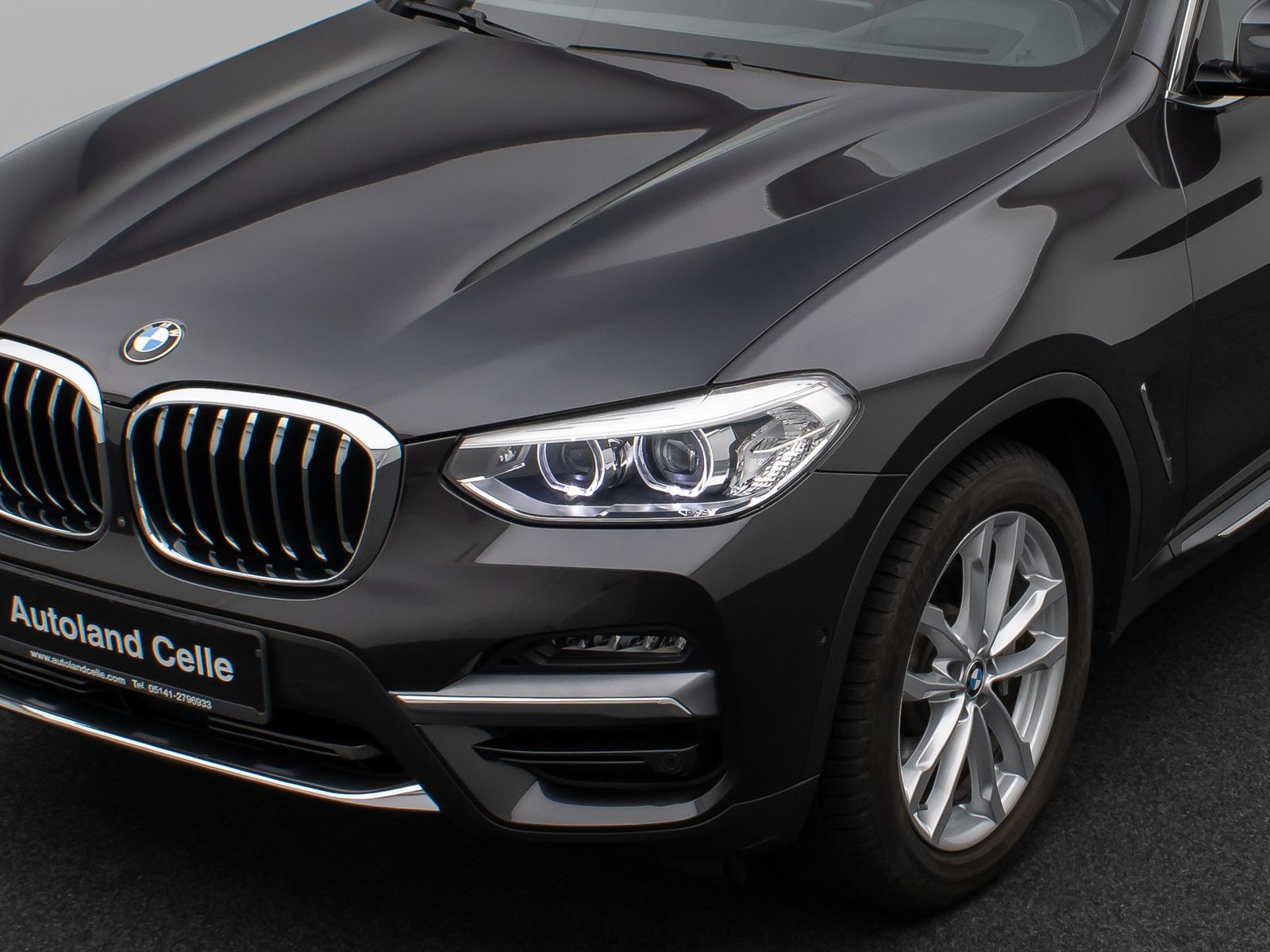 Fahrzeugabbildung BMW X3 xD30d LuxuryLine 360°HUD DAB HiFi AHK Komfort