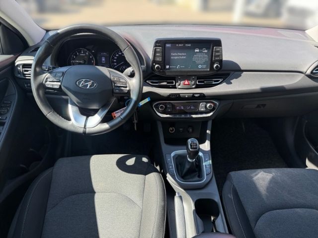 Fahrzeugabbildung Hyundai i30 1.0 Edition 30 +KLIMA+CARPLAY+RFK+PDC+SHZ+UV