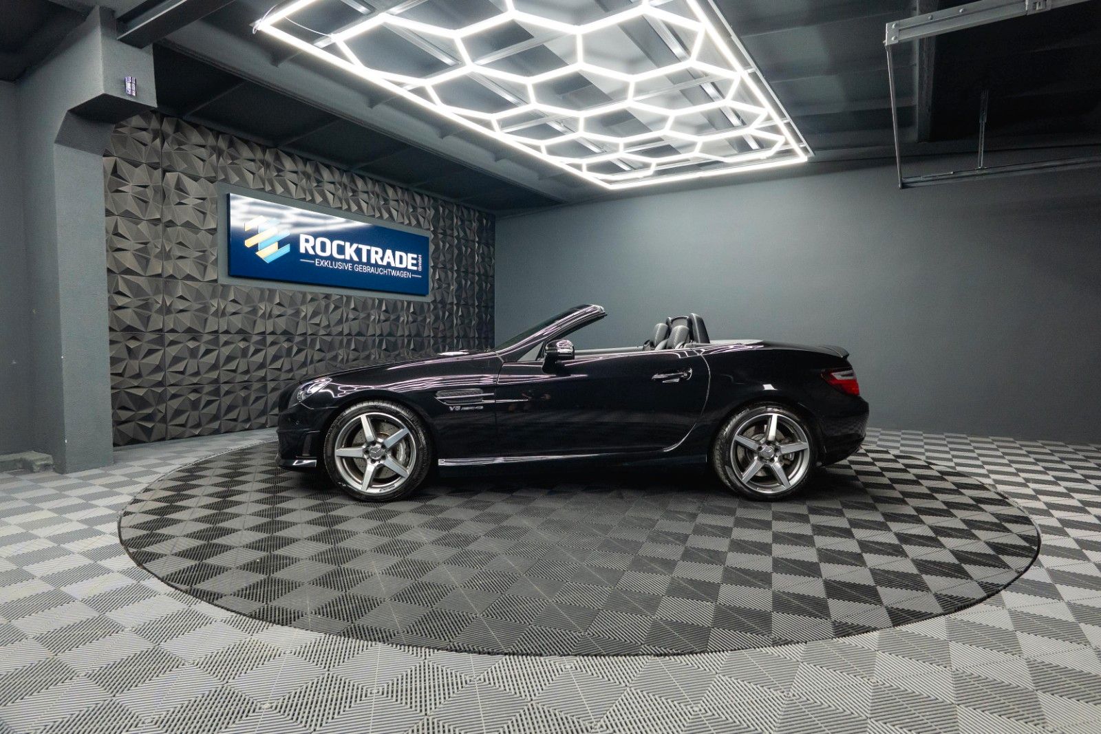 Fahrzeugabbildung Mercedes-Benz SLK 55 V8 AMG Roadster Carbon | Service NEU