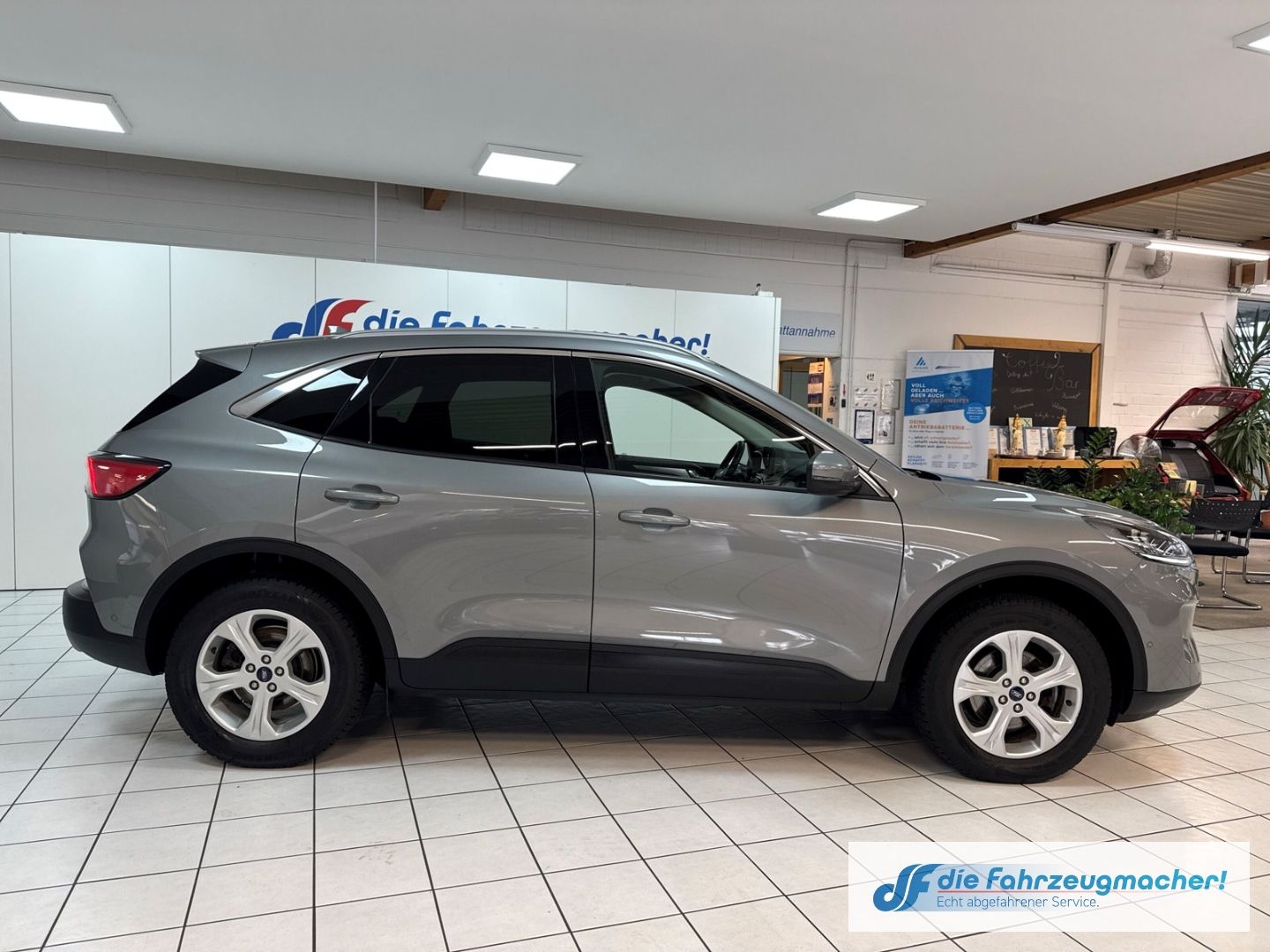 Fahrzeugabbildung Ford Kuga Titanium X HUD Navi Digitales Cockpit Sound