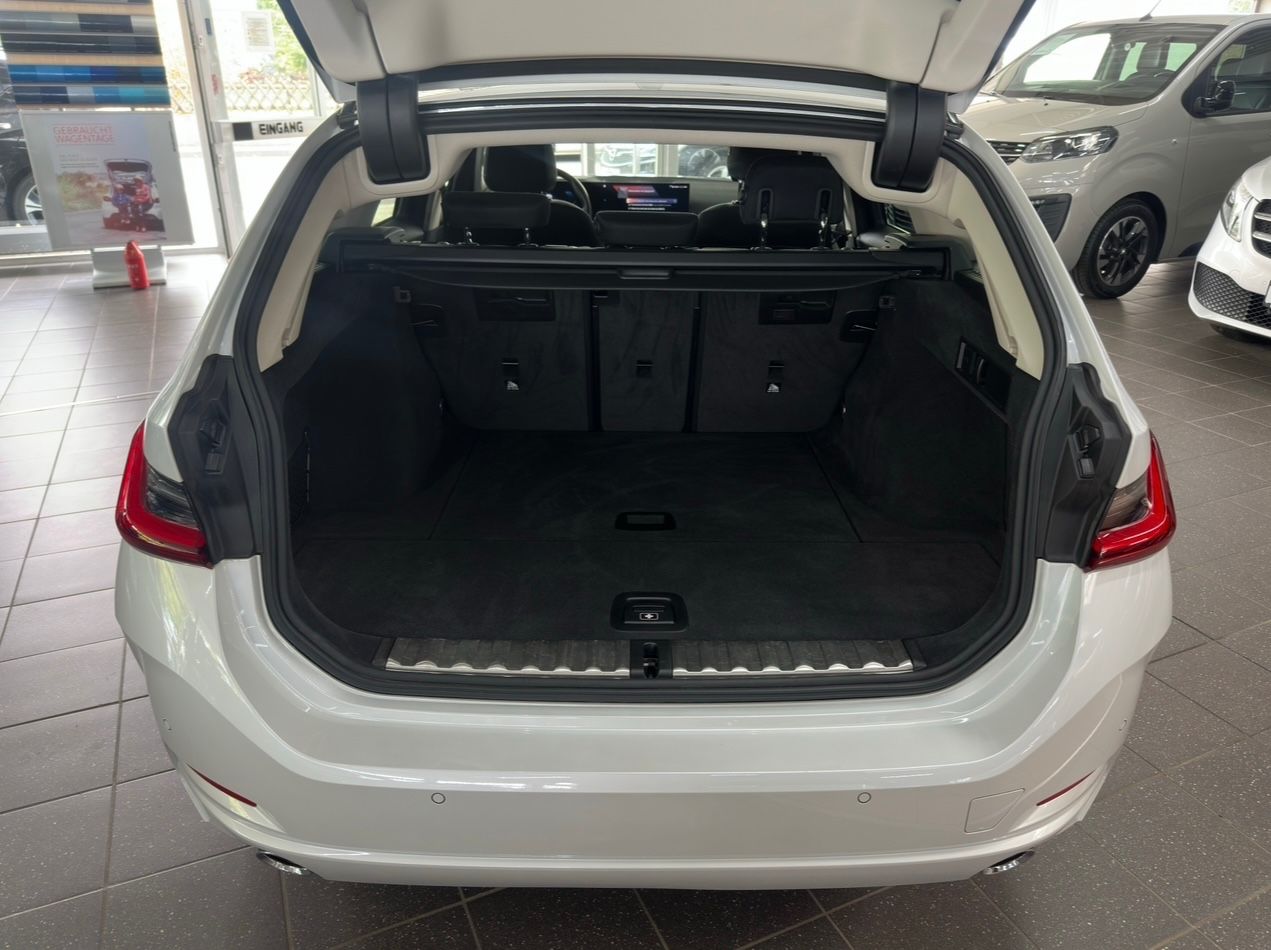 BMW 318d Touring Wenig km + Park Assist + DA Assist foto 10