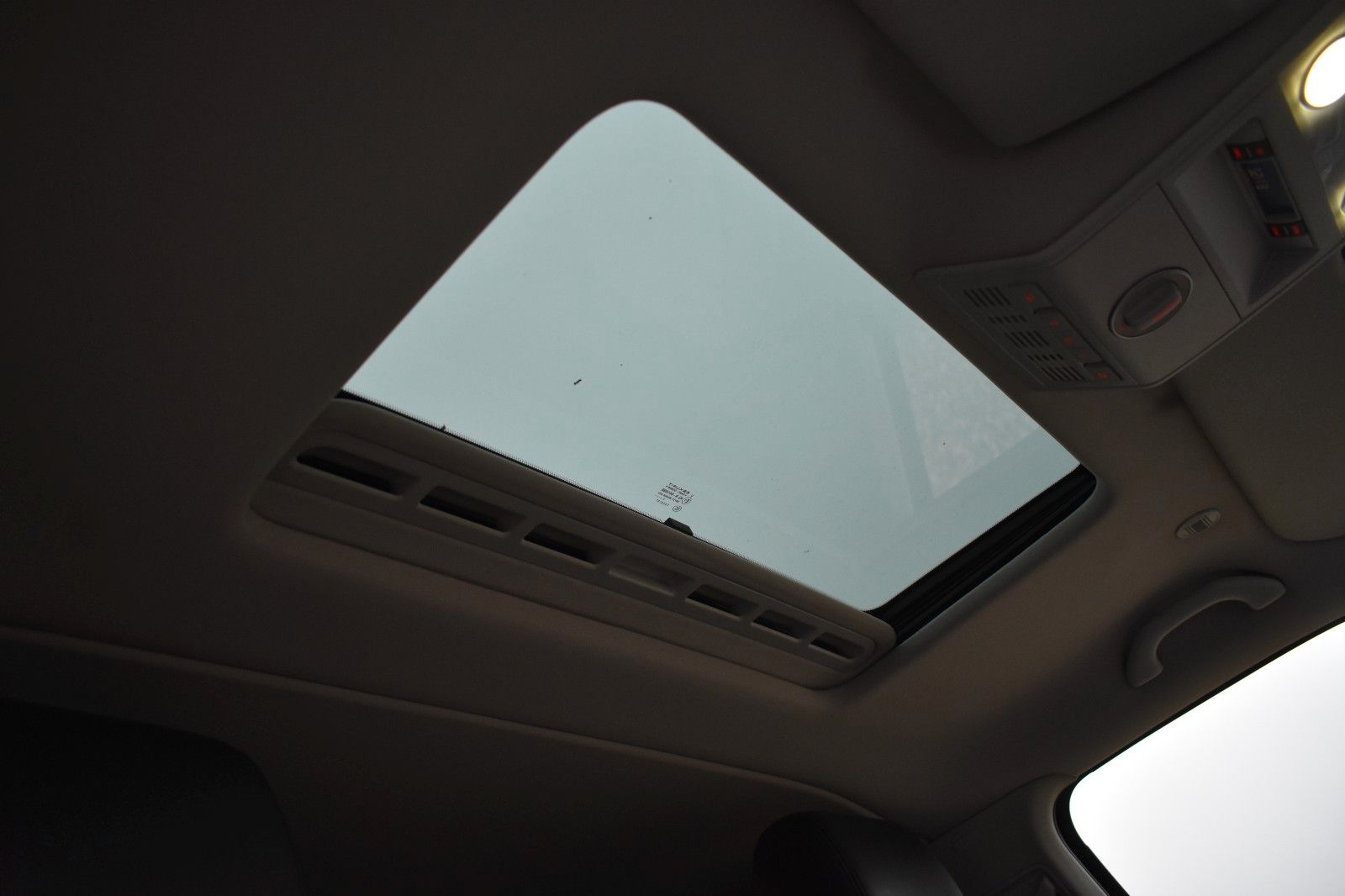 Fahrzeugabbildung Volkswagen T6 Multivan Highline 4Motion DYNAUDIO 1 Hand ACC