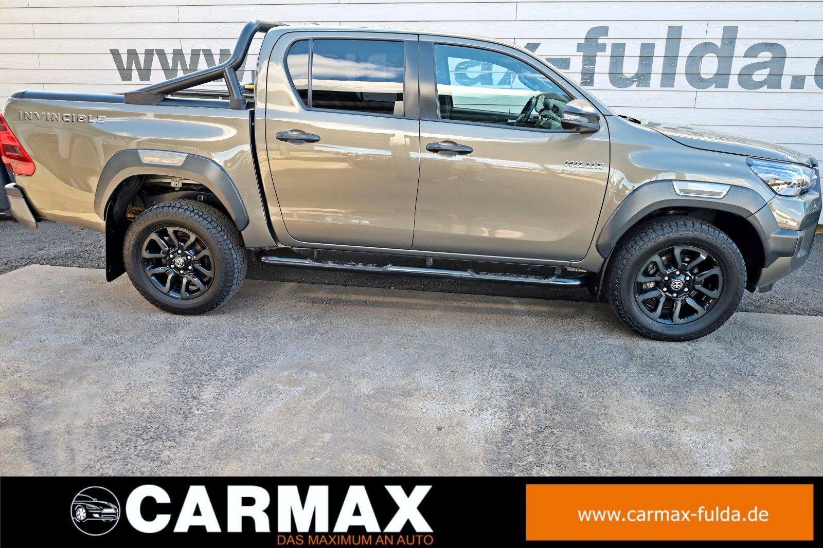 Fahrzeugabbildung Toyota Hilux 2.8 D-4D Invincible,ACC, AHK, Rollo +Bügel