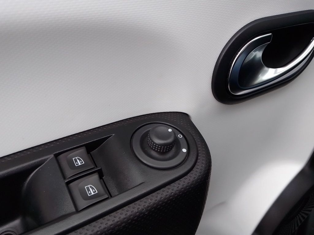 Renault Twingo ENERGY TCe 90 LIMITED SHZ Tempom. LMPDC – Bild 15