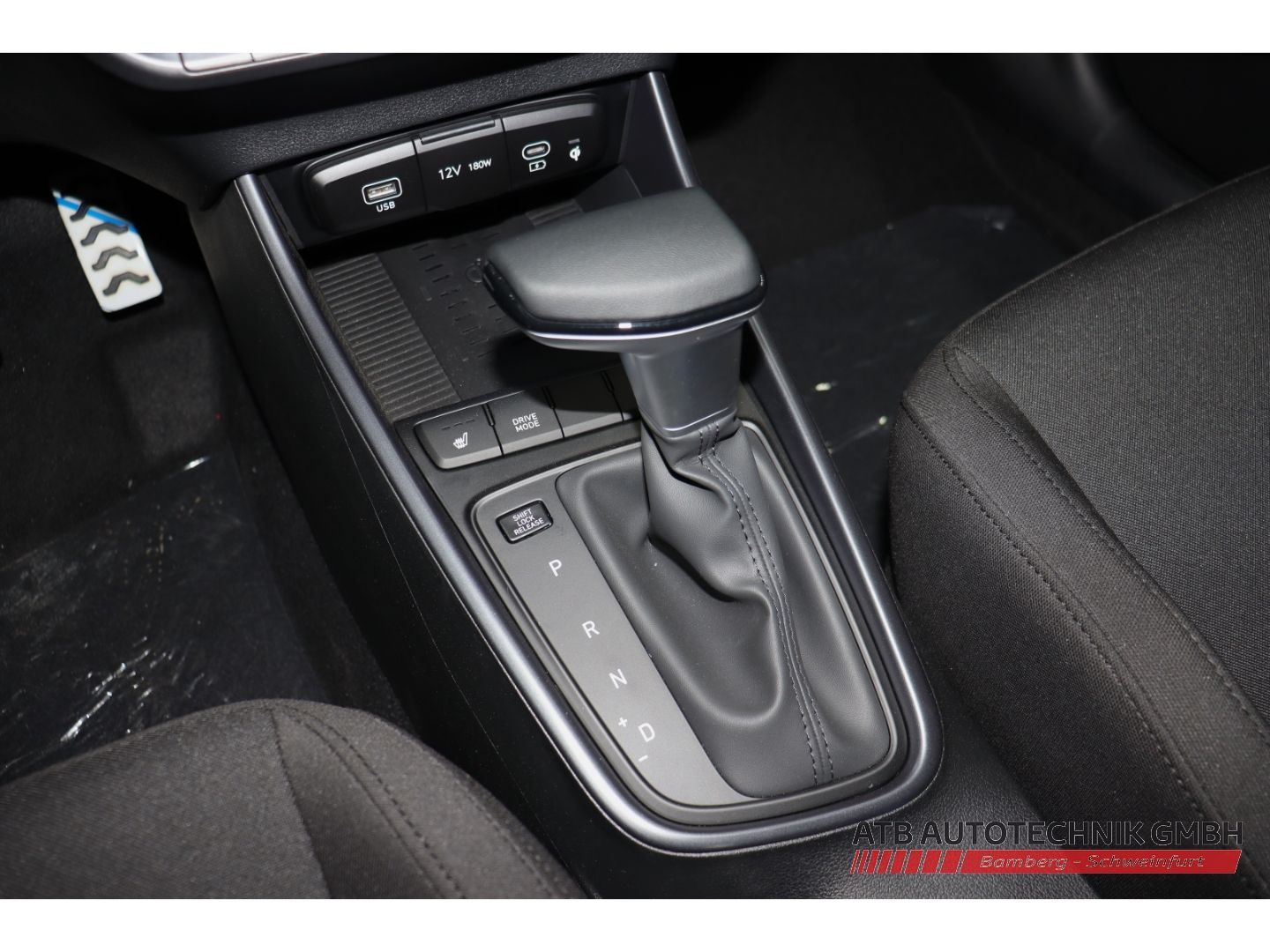 Fahrzeugabbildung Hyundai BAYON MY25 1.0 T-GDI 100 PS 7-DCT 2WD Trend Navi