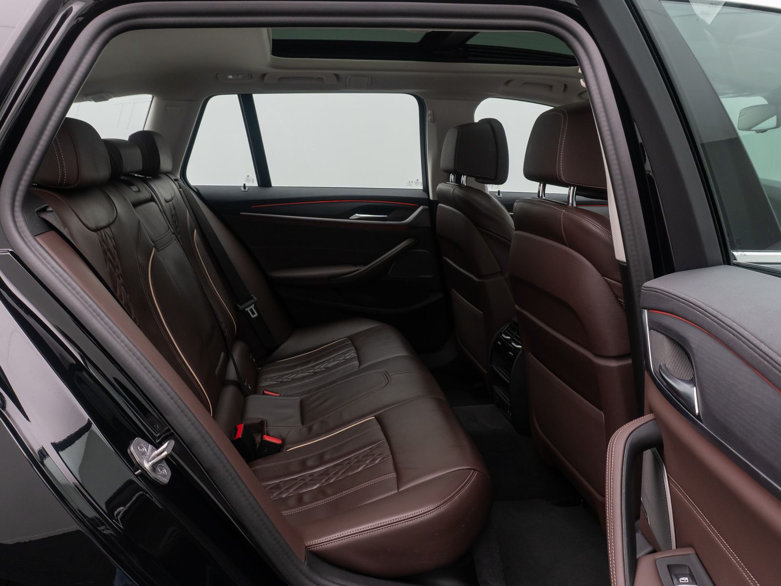 Fahrzeugabbildung BMW 530d Luxury Line HUD DAB H/K Panorama Individual